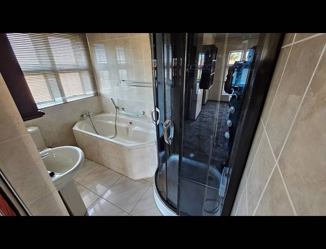 3 BEDROOM HOUSE FOR SALE IN SERALA VIEW